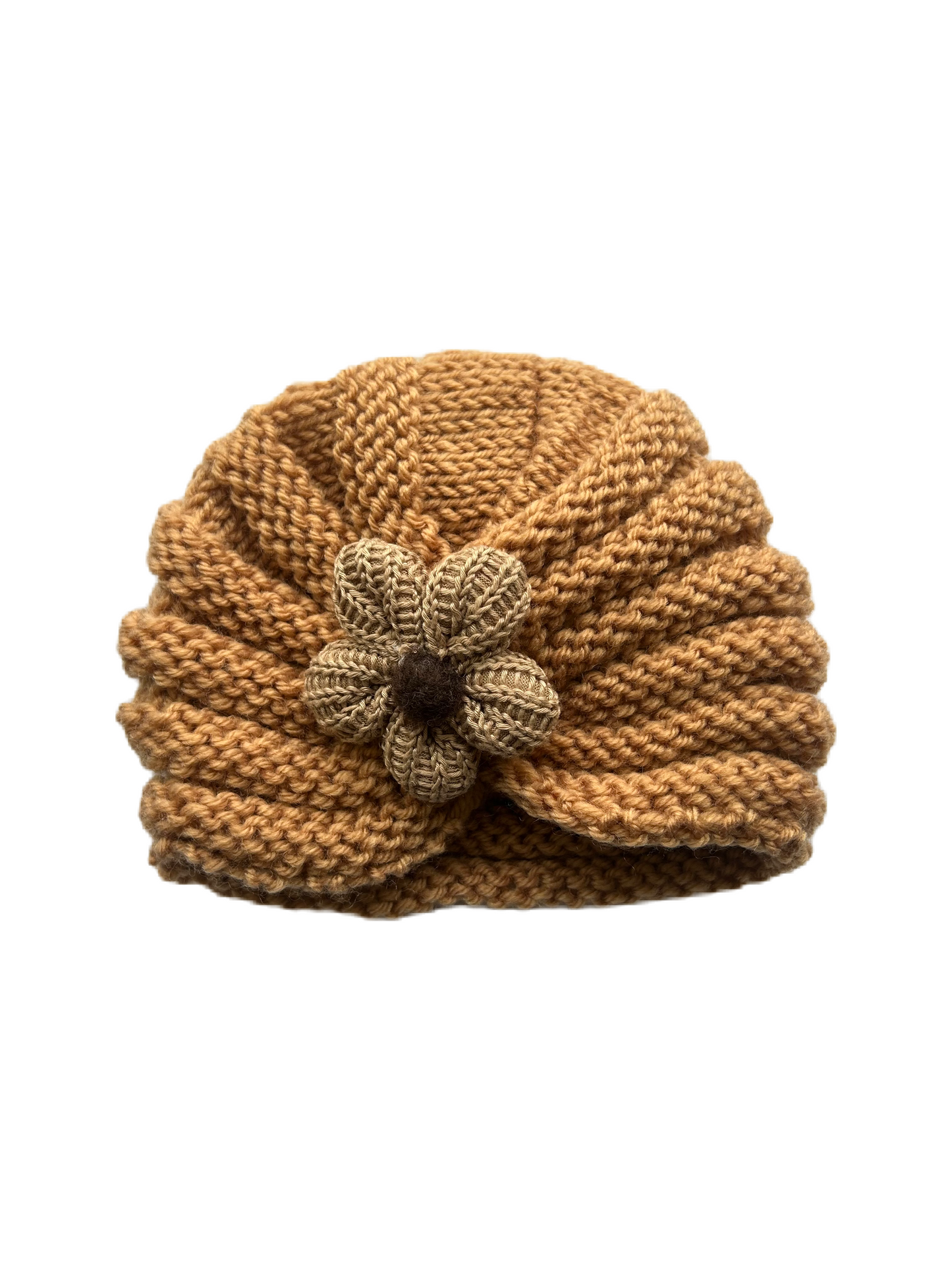 Gebreiden Caramel kleur muts met bruine gehaakte bloem