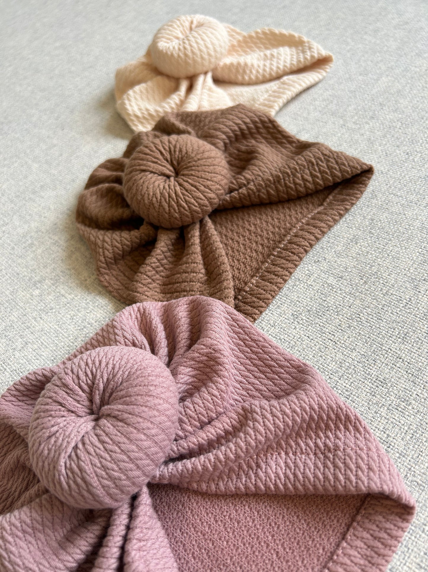 Dotmutsje crème/sand Bella